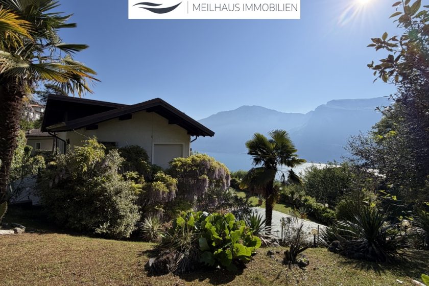 Haus mit mediterranem Garten