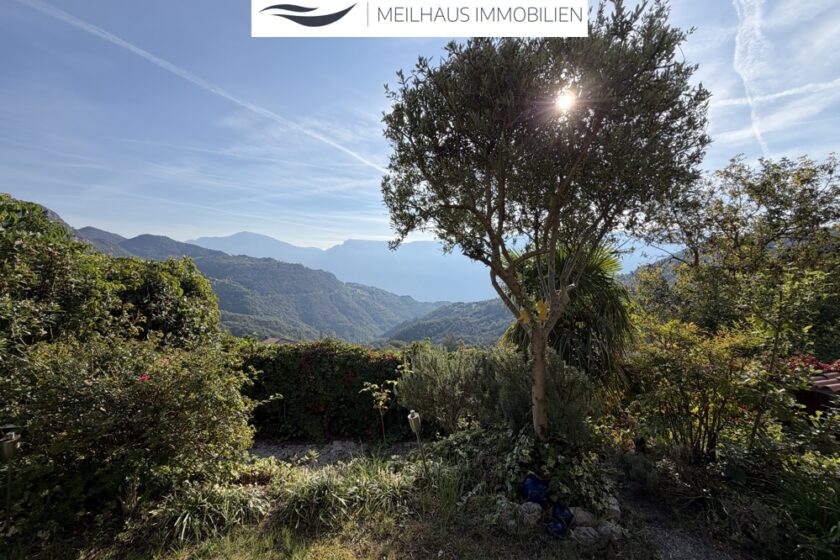 Garten mit Bergblick