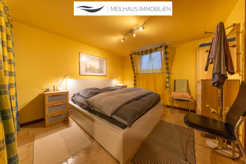 Schlafzimmer 1